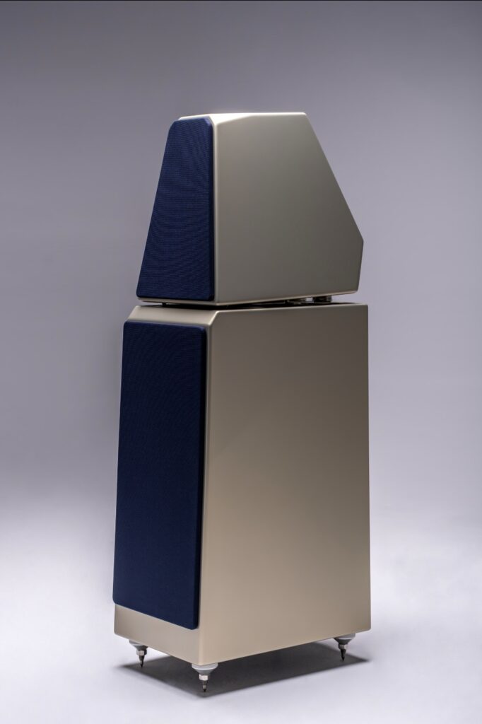 Wilson Audio WATT Puppy In Silver Finish With Blue Grilles