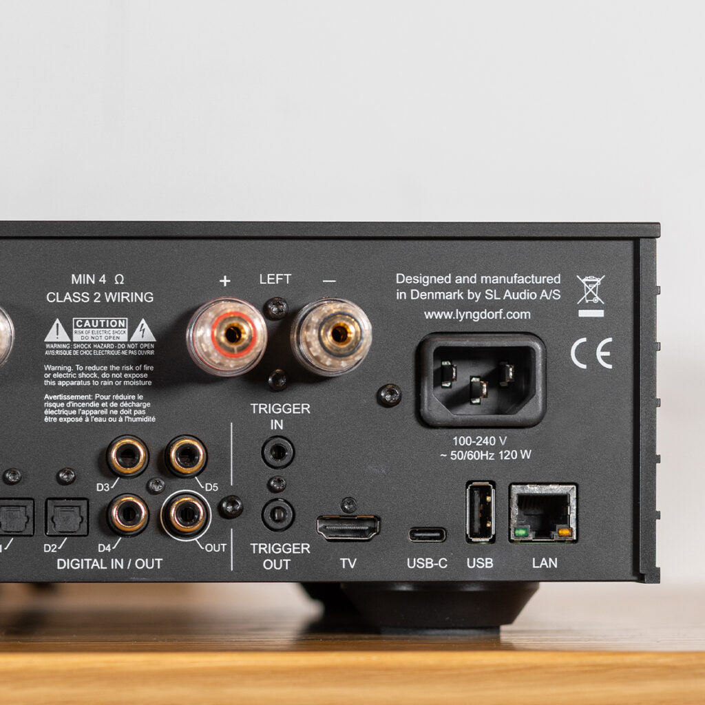 Lyngdorf TDAI-2210 Back Panel with input and outputs shows