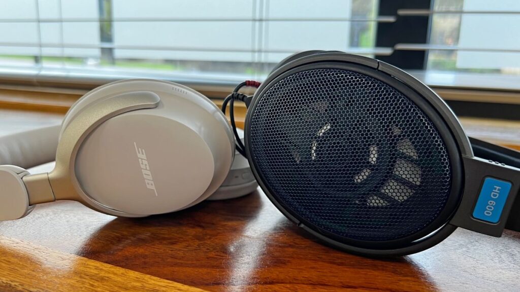 open-back vs closed-back headphones